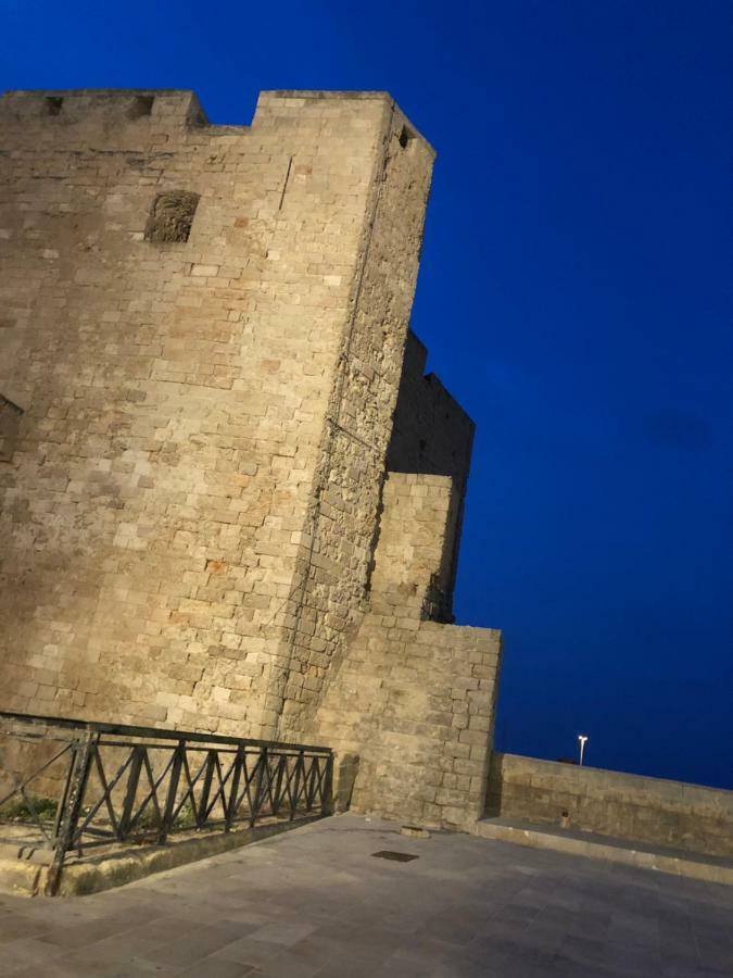 Casa Vacanze Antiche Mura E Poi Monopoli Eksteriør billede
